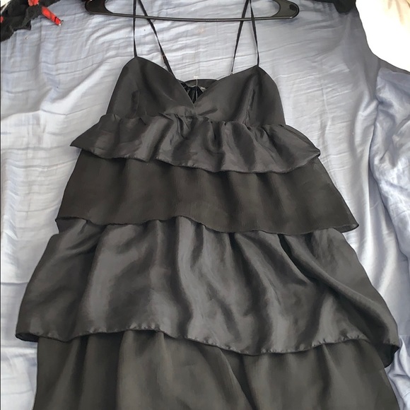 Size L black ruffle formal dress - Picture 1 of 3